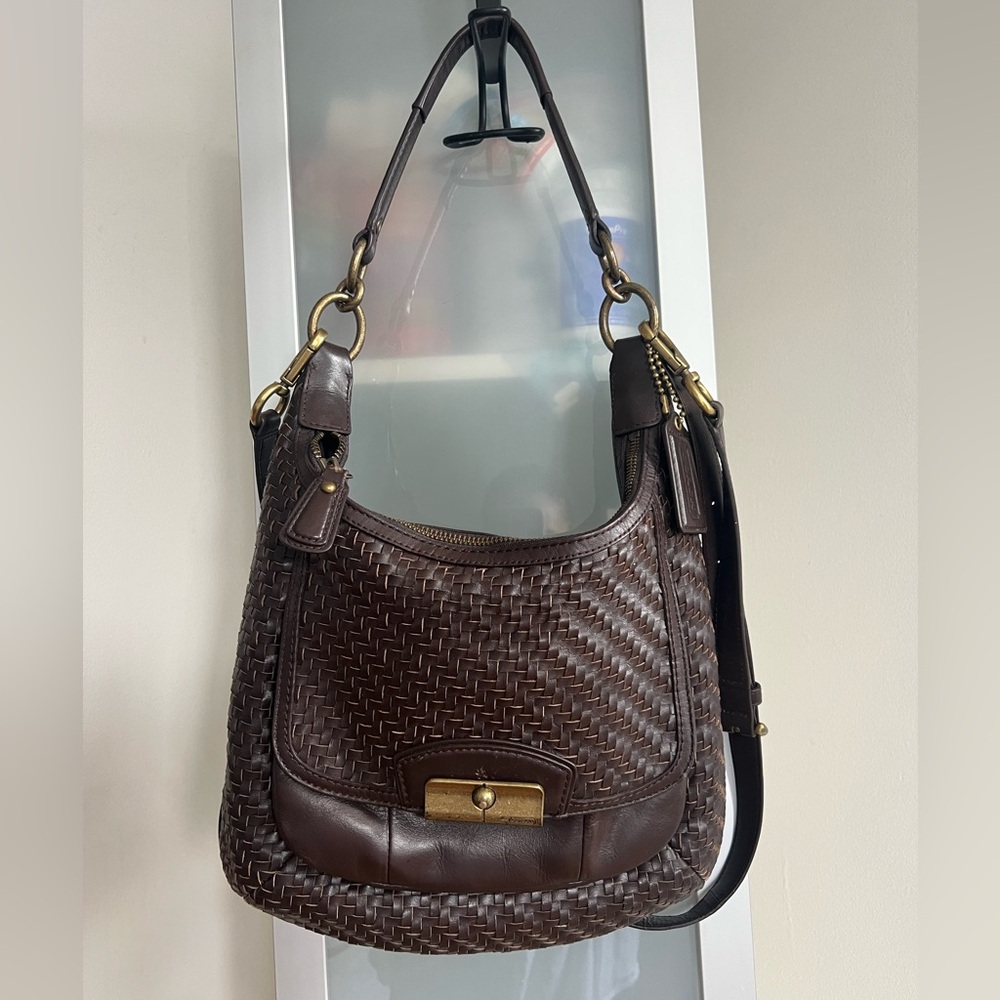 Vintage woven hobo bag